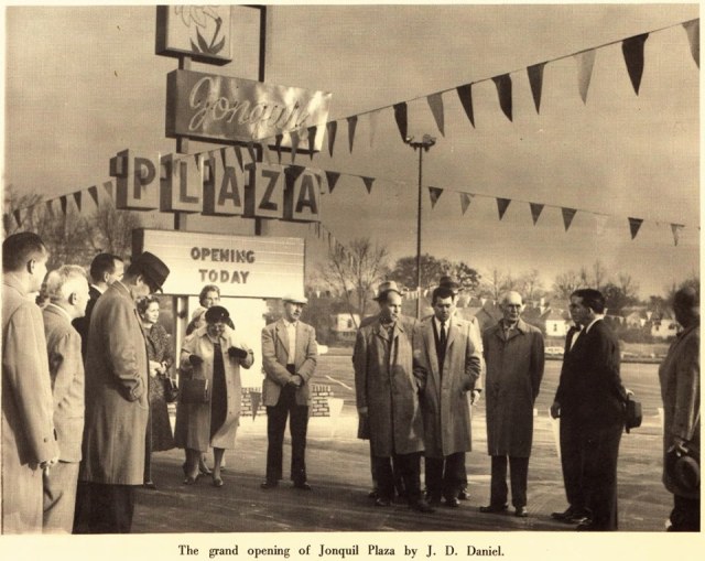 55b. Grand Opening Jonquil Plaza , 1957.jpg (Marietta Daily Journal)